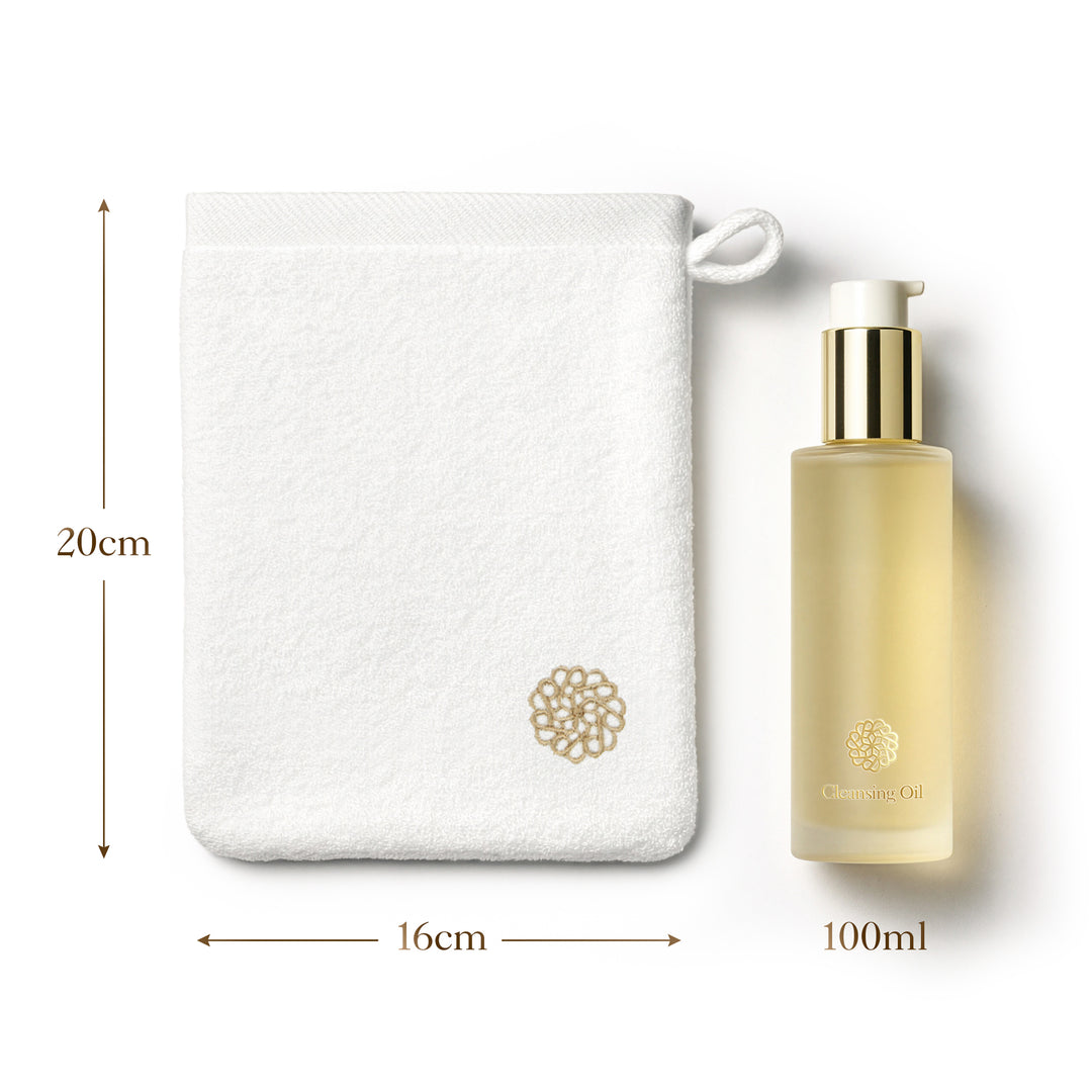 CLEANSING OIL WITH COMPLIMENTARY 600GSM FACE GLOVE