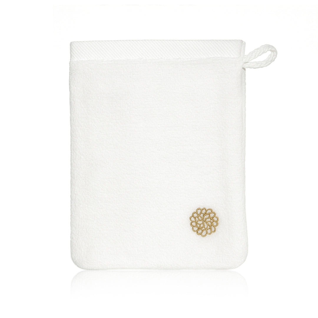 CLEANSING OIL WITH COMPLIMENTARY 600GSM FACE GLOVE